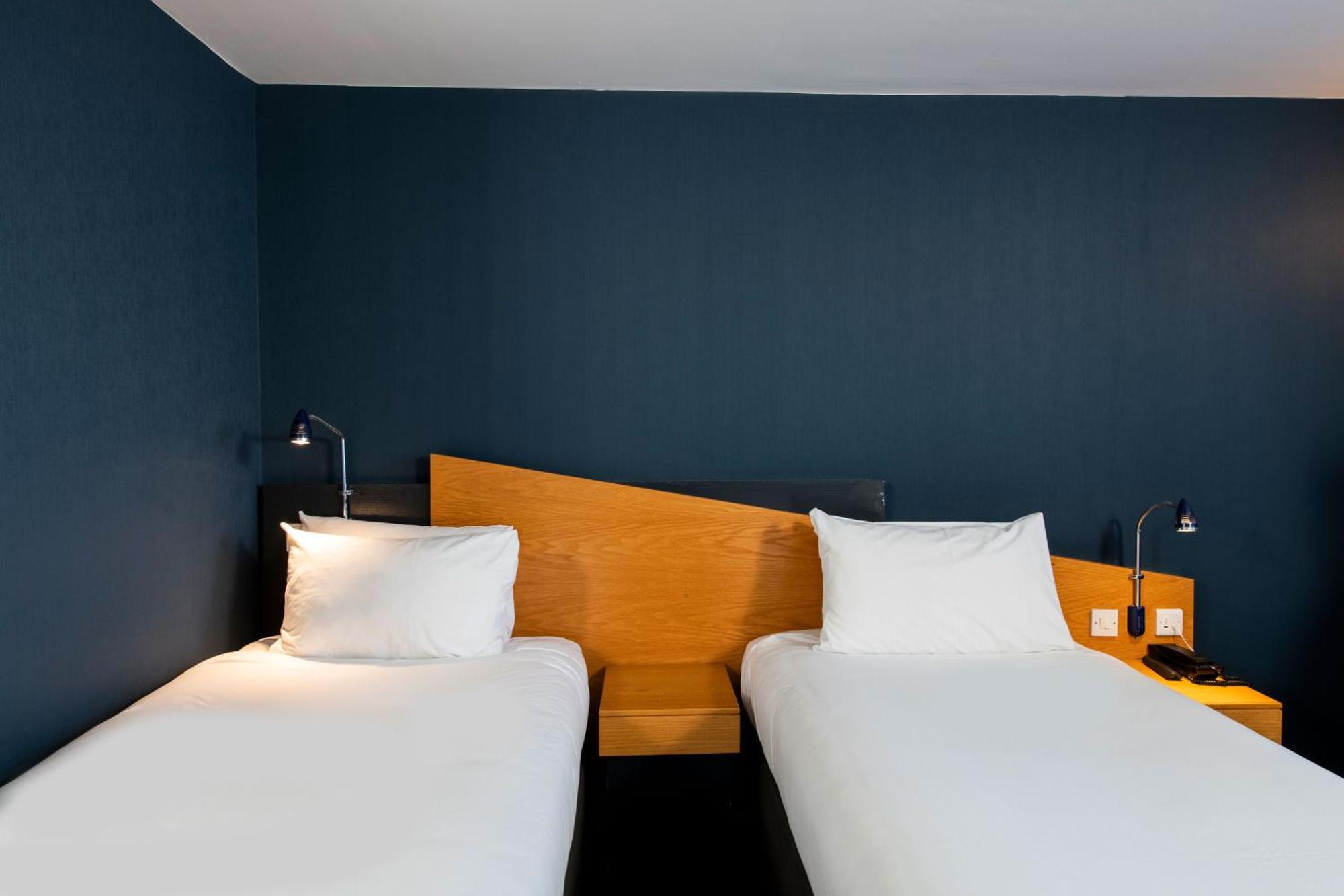 Holiday Inn Express Exeter East By Ihg Zewnętrze zdjęcie