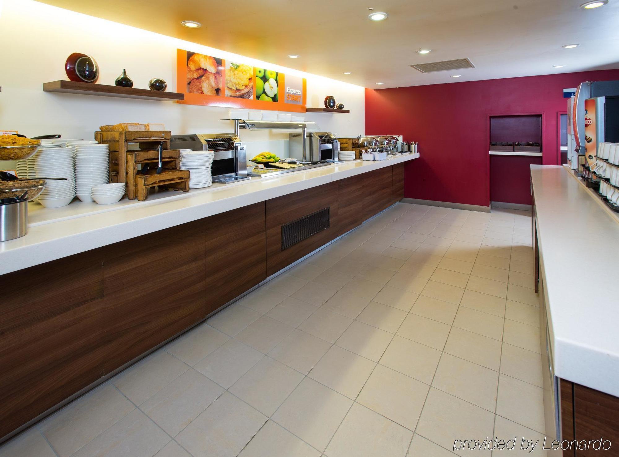 Holiday Inn Express Exeter East By Ihg Zewnętrze zdjęcie